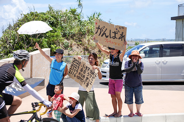 第8回ツール・ド・宮古島2015　沿道の応援